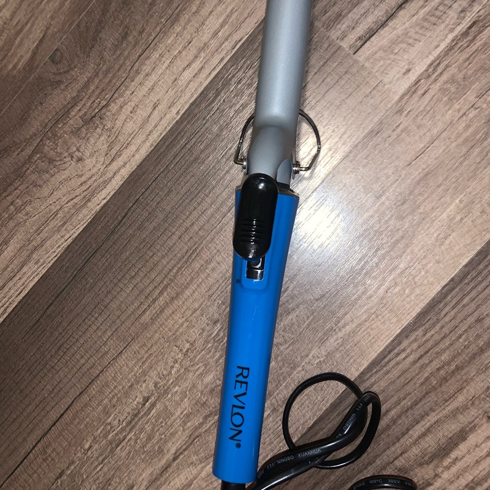 Revlon Metal Blue Curling iron, unused